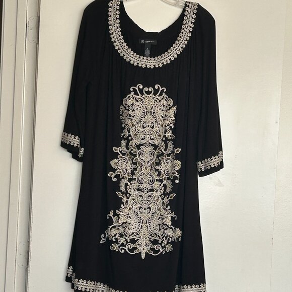 Black rayon Indian style tunic with white embroidery - Picture 1 of 6